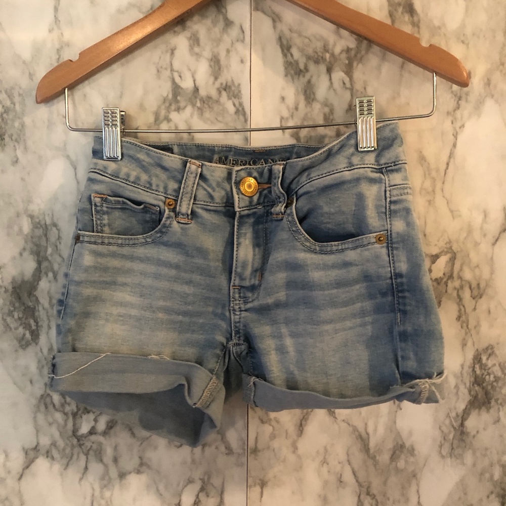 American eagle light wash jean shorts